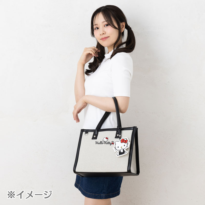 ハローキティ チャーム付きスクエアトートバッグ
