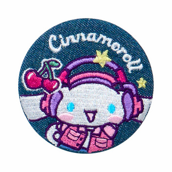 サンリオキャラクターズ シークレットデニム刺繍缶バッジ